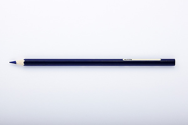 포토 JPG 스튜디오촬영 1 컬러 백그라운드 문구용품 학용품 색연필 실내 누끼 사람없음 파란색 한개 필기구 연필 사무용품 오브젝트 색연필백그라운드 국내포토 내부 파일형식