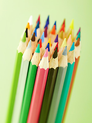 포토 JPG 스튜디오촬영 백그라운드 패턴 문구용품 학용품 색연필 실내 사람없음 아웃포커스 컬러풀 필기구 연필 사무용품 여러개 오브젝트 일렬 색연필백그라운드 국내포토 컬러 다수 무늬 촬영기법 내부 파일형식