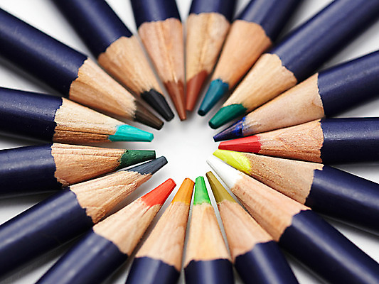 포토 JPG 스튜디오촬영 백그라운드 무늬 패턴 문구용품 학용품 색연필 실내 사람없음 하이앵글 컬러풀 필기구 연필 사무용품 여러개 원형 오브젝트 일렬 색연필백그라운드 국내포토 도형 뷰포인트 컬러 다수 내부 파일형식