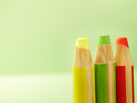 포토 JPG 스튜디오촬영 백그라운드 패턴 문구용품 학용품 색연필 실내 3 사람없음 필기구 연필 사무용품 여러개 세개 오브젝트 일렬 색연필백그라운드 국내포토 다수 무늬 내부 파일형식