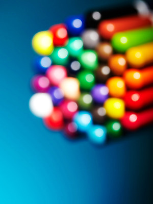 포토 JPG 스튜디오촬영 백그라운드 무늬 패턴 문구용품 학용품 색연필 실내 사람없음 컬러풀 필기구 연필 펜 볼펜 사무용품 여러개 오브젝트 일렬 색연필백그라운드 국내포토 컬러 다수 내부 파일형식