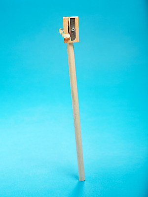 포토 JPG 스튜디오촬영 1 백그라운드 문구용품 학용품 색연필 실내 사람없음 한개 필기구 연필 사무용품 오브젝트 색연필백그라운드 연필깎이 국내포토 내부 파일형식