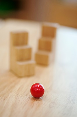 포토 JPG 교육 공 사람없음 목재 모형 계단 유치원 마루 구슬 오브젝트 교구 교육용품 나무조각 국내포토 나무 재료 바닥 파일형식