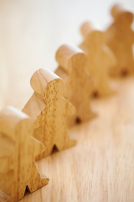 포토 JPG 교육 사람모양 사람없음 목재 모형 유치원 마루 오브젝트 교구 일렬 교육용품 목공예 나무조각 나무공예 국내포토 모양 나무 재료 바닥 공예 파일형식