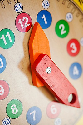 포토 JPG 교육 시계 생활용품 사람없음 숫자 유치원 시간 시곗바늘 오브젝트 교구 교육용품 국내포토 문자 파일형식