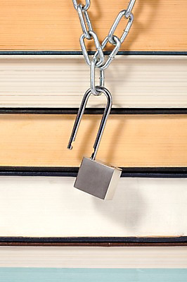 포토 JPG 스튜디오촬영 생활용품 자물쇠 실내 안전 사람없음 책 쇠사슬 오브젝트 예방 잠금 보안 사슬체인 국내포토 내부 파일형식