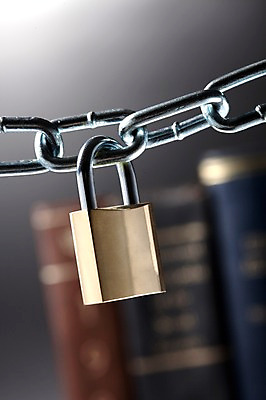 포토 JPG 스튜디오촬영 생활용품 자물쇠 실내 안전 사람없음 책 쇠사슬 오브젝트 예방 잠금 보안 사슬체인 국내포토 내부 파일형식