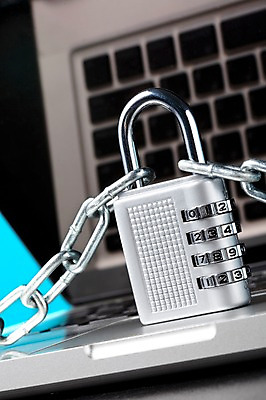 포토 JPG 스튜디오촬영 생활용품 자물쇠 실내 안전 사람없음 노트북 전자제품 컴퓨터 키보드 암호 쇠사슬 오브젝트 예방 잠금 보안 도난방지 사슬체인 국내포토 내부 파일형식