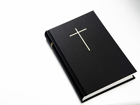 포토 JPG 스튜디오촬영 표지 기독교 종교 십자가 종교용품 기독교용품 실내 누끼 사람없음 책 성경 오브젝트 국내포토 내부 파일형식