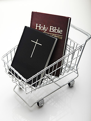 포토 JPG 스튜디오촬영 표지 기독교 종교 십자가 종교용품 기독교용품 실내 사람없음 책 성경 카트 장바구니 오브젝트 국내포토 내부 쇼핑 바구니 파일형식