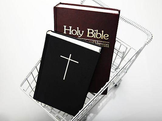 포토 JPG 스튜디오촬영 표지 기독교 종교 십자가 종교용품 기독교용품 실내 사람없음 책 성경 카트 장바구니 오브젝트 국내포토 내부 쇼핑 바구니 파일형식