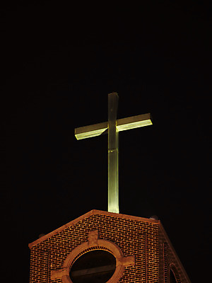 포토 JPG 기독교 종교 백그라운드 십자가 종교용품 하늘 조명 기독교용품 사람없음 야외 빛 교회 야간 오브젝트 발광 국내포토 자연요소 종교건축 건물 파일형식