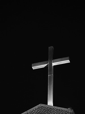 포토 JPG 기독교 종교 백그라운드 십자가 종교용품 하늘 조명 기독교용품 사람없음 야외 빛 교회 야간 오브젝트 발광 국내포토 자연요소 종교건축 건물 파일형식