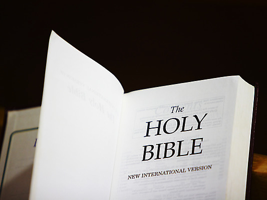 포토 JPG 기독교 종교 백그라운드 종교용품 기독교용품 실내 사람없음 책 교회 성경 펼침 오브젝트 국내포토 종교건축 모션 내부 건물 파일형식