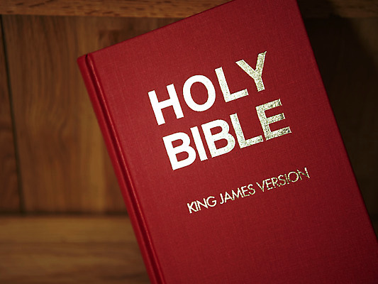 포토 JPG 표지 기독교 종교 백그라운드 종교용품 기독교용품 실내 근접촬영 사람없음 책 교회 성경 오브젝트 국내포토 뷰포인트 종교건축 내부 건물 파일형식