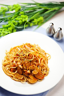 포토 JPG 해외기획촬영 그릇 접시 음식 외국문화 일본문화 2010년일본 스파게티 요리 사람없음 면류 면 나폴리탄 나폴리탄스파게티 일본식스파게티 일본음식 국내포토 동양문화 식기 문화 파스타 파일형식