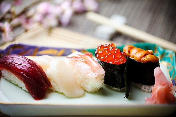 포토 JPG 해외기획촬영 그릇 접시 음식 외국문화 일본문화 2010년일본 새우 어류 요리 사람없음 초밥 성게 생강초절임 연어알 일본음식 국내포토 동양문화 식기 문화 극피동물 갑각류 알 수중동물 절임 파일형식