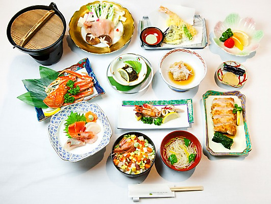 포토 JPG 해외기획촬영 그릇 접시 음식 외국문화 일본문화 과일 젓가락 2010년일본 디저트 요리 사람없음 생선회 튀김 정식 닭고기생강구이 닭고기샤브샤브 덴푸라 바라치라시 일본정식 정식요리 카이세키요리 일본음식 국내포토 동양문화 식기 문화 수저 회 구이 샤브샤브 파일형식