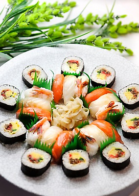 포토 JPG 해외기획촬영 그릇 접시 음식 외국문화 일본문화 2010년일본 요리 사람없음 초밥 김초밥 생강초절임 일본음식 국내포토 동양문화 식기 문화 절임 파일형식