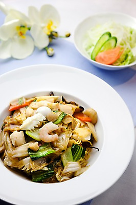 포토 JPG 해외기획촬영 그릇 접시 꽃 음식 외국문화 일본문화 2010년일본 요리 사람없음 장식 샐러드 면류 면 메밀국수 앙카케 앙카케야키소바 야키소바 일본음식 국내포토 식물 동양문화 식기 문화 파일형식