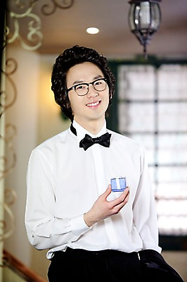 포토 JPG 옷 남자 포즈 신랑 결혼 프로포즈 셔츠 와이셔츠 장신구 나비넥타이 넥타이 실내 선물 한명 서기 미소 웃음 사람 동양인 정장 턱시도 손짓 이벤트 상반신 20대 성인 앞모습 한국인 보석 남자만 남자한명만 성인남자만 청년만 청년남자만 청년남자한명만 성인한명만 성인남자한명만 성인만 국내포토 1 잡화 뷰포인트 상의 모션 표정 인종 청년 내부 광석 파일형식