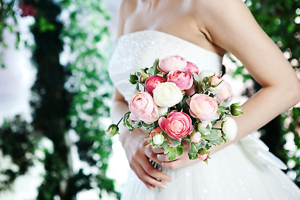 포토 JPG 식물 드레스 옷 여자 기념일 꽃 신부 부케 웨딩드레스 포즈 결혼 실내 한명 사람 동양인 손짓 이벤트 상반신 20대 성인 옆모습 여자만 여자한명만 성인여자만 청년만 청년여자만 성인한명만 청년여자한명만 성인여자한명만 성인만 국내포토 1 뷰포인트 꽃다발 모션 인종 청년 내부 파일형식