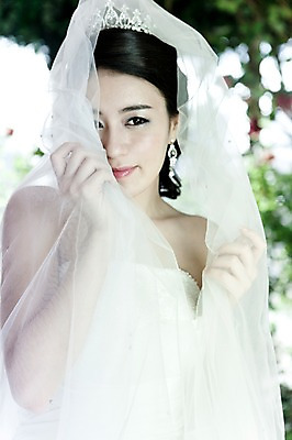 포토 JPG 드레스 옷 여자 기념일 신부 웨딩드레스 포즈 결혼 장신구 왕관 면사포 실내 한명 사람 동양인 손짓 이벤트 상반신 20대 성인 앞모습 귀걸이 한국인 보석 티아라 여자만 여자한명만 성인여자만 청년만 청년여자만 성인한명만 청년여자한명만 성인여자한명만 성인만 국내포토 1 뷰포인트 모션 인종 청년 내부 광석 결혼소품 파일형식