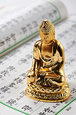 포토 JPG 스튜디오촬영 문자 기호 종교 불교 종교용품 실내 근접촬영 한글 사람없음 아웃포커스 책 한자 불상 불교용품 부처 경전 불교경전 불교서적 불교책 좌불 국내포토 뷰포인트 촬영기법 내부 파일형식