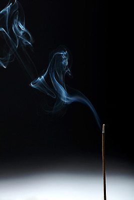 포토 JPG 스튜디오촬영 종교 불교 종교용품 실내 사람없음 연기 불교용품 향 국내포토 내부 파일형식