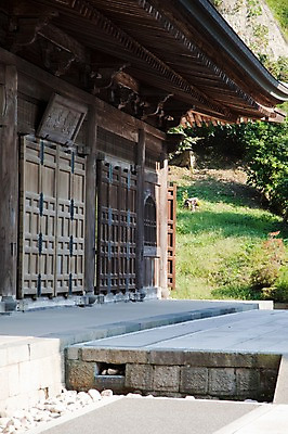 포토 JPG 주간 전통 건축물 건축 아시아 종교 고건축 불교 일본문화 풍경 사람없음 야외 건물 관광지 일본 사찰 역사 일본전통 가마쿠라 겐초사 국내포토 자연요소 동양문화 나라 외국문화 여행 종교건축 신사_일본건축 파일형식