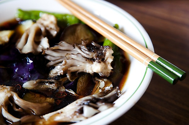 포토 JPG 그릇 접시 아시아 음식 일본문화 젓가락 풍경 사람없음 일본 버섯 일본음식 국내포토 동양문화 식기 나라 외국문화 수저 파일형식