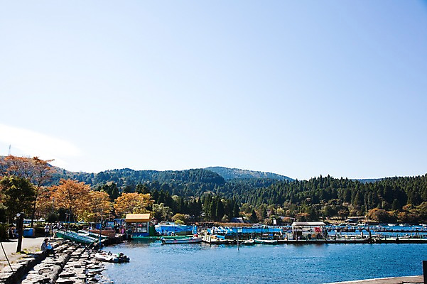 포토 JPG 주간 나무 식물 구름 아시아 호수 일본문화 자연 하늘 풍경 사람없음 야외 항구 일본 보트 후지산 하코네 아시노호수 선박 국내포토 자연요소 동양문화 나라 외국문화 수상교통 배_교통 교통시설 산 세계문화유산 생태계 파일형식