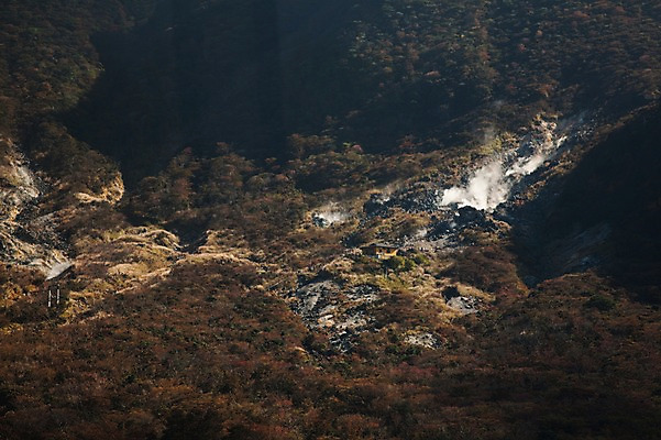 포토 JPG 주간 아시아 일본문화 자연 산 풍경 사람없음 야외 일본 연기 화산 하코네 국내포토 자연요소 동양문화 나라 외국문화 생태계 파일형식