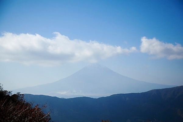 포토 JPG 주간 구름 아시아 일본문화 자연 하늘 산 풍경 사람없음 야외 일본 화산 후지산 국내포토 자연요소 동양문화 나라 외국문화 세계문화유산 생태계 파일형식