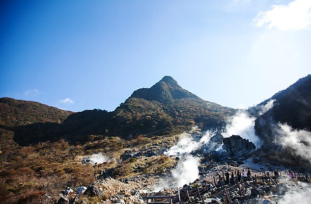 포토 JPG 주간 구름 아시아 일본문화 자연 하늘 산 풍경 초원 야외 일본 온천 풀 수증기 하코네 국내포토 자연요소 식물 동양문화 나라 외국문화 스파 생태계 파일형식