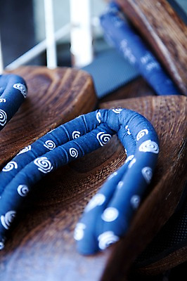 포토 JPG 전통 잡화 아시아 신발 일본문화 풍경 사람없음 일본 쪼리 오브젝트 일본전통 나막신 게다 국내포토 동양문화 나라 외국문화 샌들 파일형식