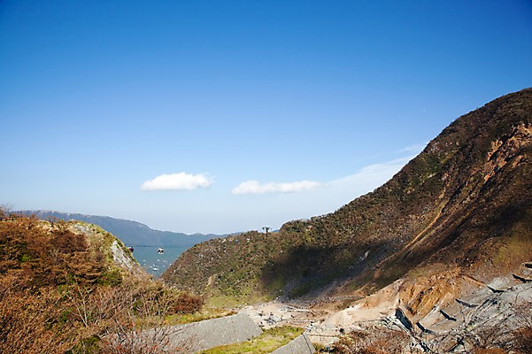 포토 JPG 주간 나무 식물 구름 아시아 일본문화 자연 하늘 산 그림자 풍경 사람없음 야외 일본 하코네 국내포토 자연요소 동양문화 나라 외국문화 생태계 파일형식