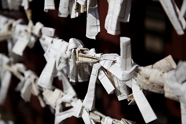 포토 JPG 전통 아시아 종교 종이 일본문화 풍경 사람없음 일본 운세 사찰 역사 일본전통 미신 아사쿠사 오미쿠지 국내포토 동양문화 나라 외국문화 종교건축 파일형식