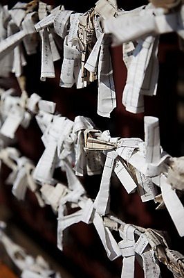 포토 JPG 전통 아시아 종교 종이 일본문화 풍경 사람없음 일본 운세 사찰 역사 일본전통 미신 아사쿠사 오미쿠지 국내포토 동양문화 나라 외국문화 종교건축 파일형식