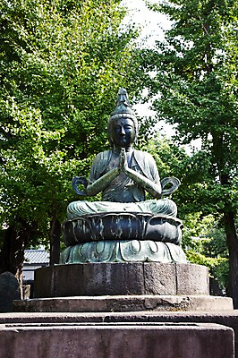 포토 JPG 주간 나무 식물 전통 아시아 종교 불교 일본문화 풍경 사람없음 야외 관광지 조각상 일본 사찰 역사 불상 불교용품 석상 일본전통 센소사 센소지 아사쿠사 국내포토 자연요소 동양문화 나라 외국문화 여행 종교용품 종교건축 조형물 파일형식