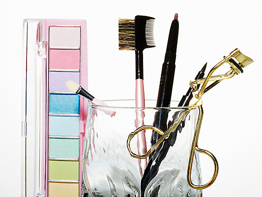 포토 JPG 스튜디오촬영 생활용품 잔 실내 사람없음 컵 화장 뷰티 화장품 화장용품 붓 미용용품 오브젝트 마스카라 아이섀도 뷰러 비후라 아이라이너 국내포토 아이섀도브러쉬 식기 내부 메이크업브러쉬 파일형식