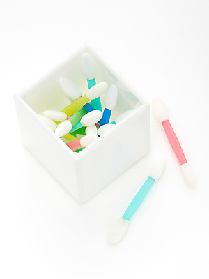 포토 JPG 스튜디오촬영 생활용품 실내 누끼 사람없음 화장 뷰티 화장품 화장용품 미용용품 오브젝트 아이섀도 국내포토 아이섀도브러쉬 내부 메이크업브러쉬 파일형식