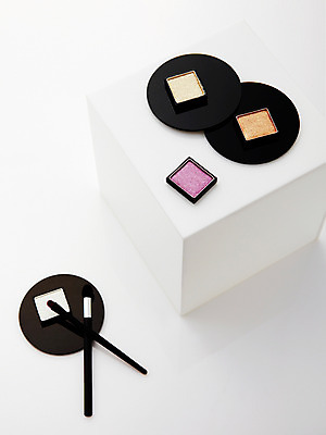 포토 JPG 스튜디오촬영 생활용품 실내 누끼 사람없음 화장 뷰티 화장품 화장용품 붓 미용용품 오브젝트 아이섀도 국내포토 내부 파일형식