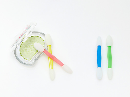 포토 JPG 스튜디오촬영 생활용품 실내 누끼 사람없음 화장 뷰티 화장품 화장용품 미용용품 오브젝트 아이섀도 국내포토 아이섀도브러쉬 내부 메이크업브러쉬 파일형식