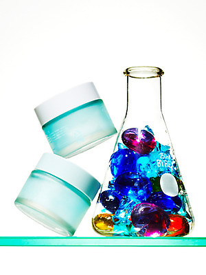 포토 JPG 스튜디오촬영 생활용품 컨셉 장신구 실내 누끼 사람없음 화장 뷰티 화장품 화장용품 미용용품 보석 구슬 크림 플라스크 오브젝트 삼각플라스크 수분크림 국내포토 실험기구 내부 광석 파일형식