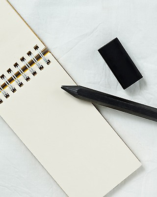 포토 JPG 스튜디오촬영 종이 백그라운드 컨셉 실내 사람없음 필기구 연필 다이어리 메모지 오브젝트 지우개 국내포토 문구용품 학용품 내부 사무용품 파일형식