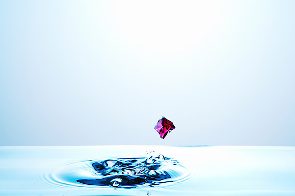 포토 JPG 스튜디오촬영 물결 백그라운드 컨셉 실내 사람없음 물 거품 돌_바위 물방울 수면 물백그라운드 물이미지 물방울백그라운드 색돌 국내포토 자연요소 내부 파일형식