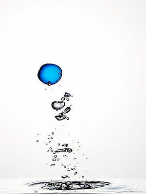 포토 JPG 스튜디오촬영 백그라운드 컨셉 실내 사람없음 물 거품 돌_바위 물방울 수면 물백그라운드 물이미지 물방울백그라운드 색돌 국내포토 자연요소 내부 파일형식