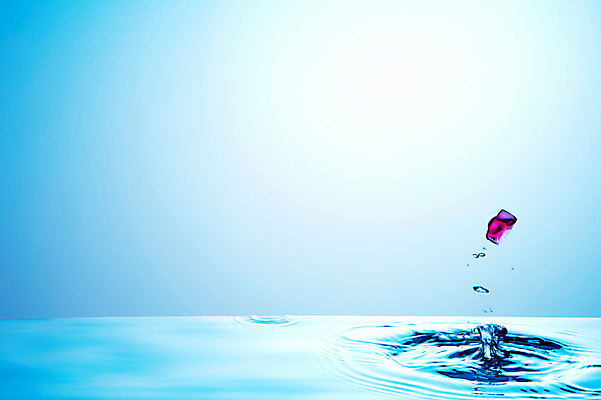 포토 JPG 스튜디오촬영 물결 백그라운드 컨셉 실내 사람없음 물 거품 돌_바위 물방울 수면 물백그라운드 물이미지 물방울백그라운드 색돌 국내포토 자연요소 내부 파일형식