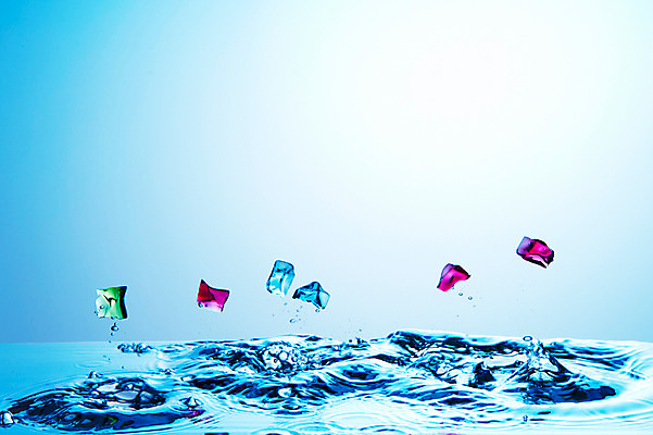 포토 JPG 스튜디오촬영 물결 백그라운드 컨셉 실내 사람없음 물 거품 돌_바위 물방울 수면 물백그라운드 물이미지 물방울백그라운드 색돌 국내포토 자연요소 내부 파일형식